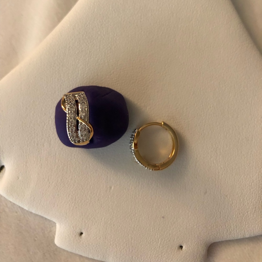 Gold plated 18k , anti-allergic.